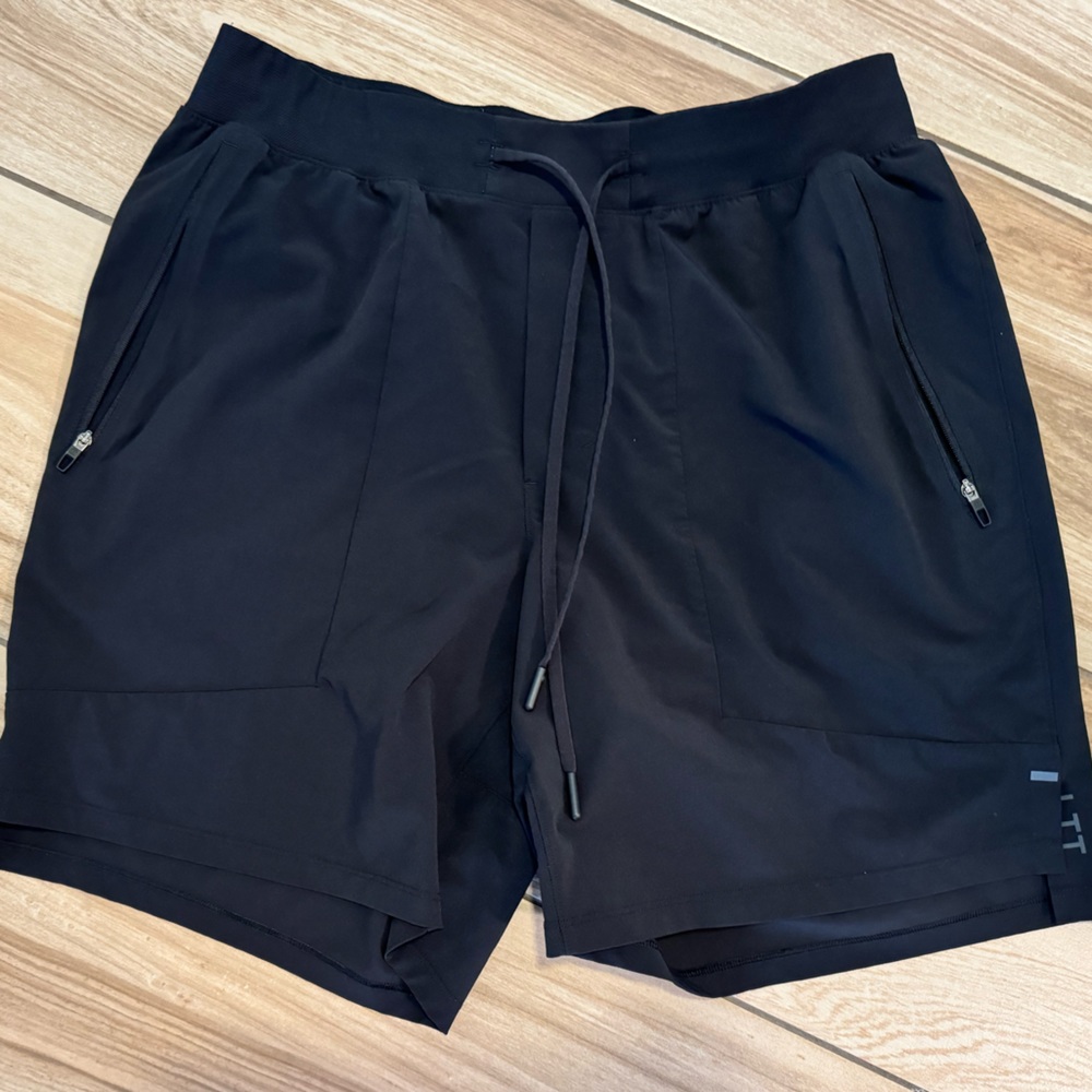 Lululemon license to train 7” liner less